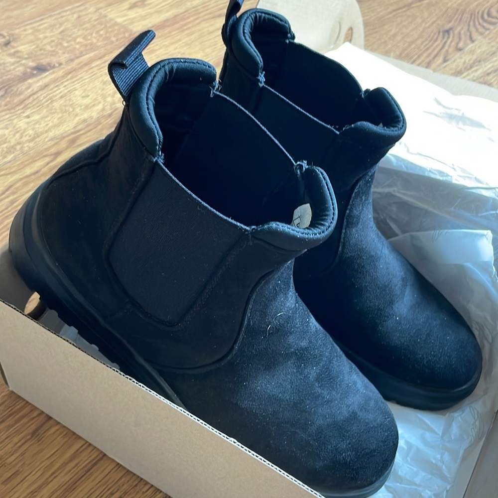 New Bacia Booties sz 8 - Picture 2 of 6